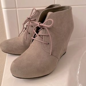 Xappeal//Flynn Ankle Booties in Taupe//Size 10